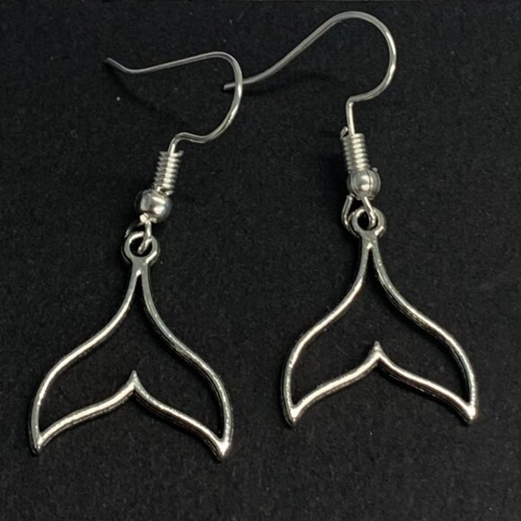 Whale Earring, Whale Tail, Whale Jewelry, Nautical Earring, Gift Idea - Picture 1 of 6